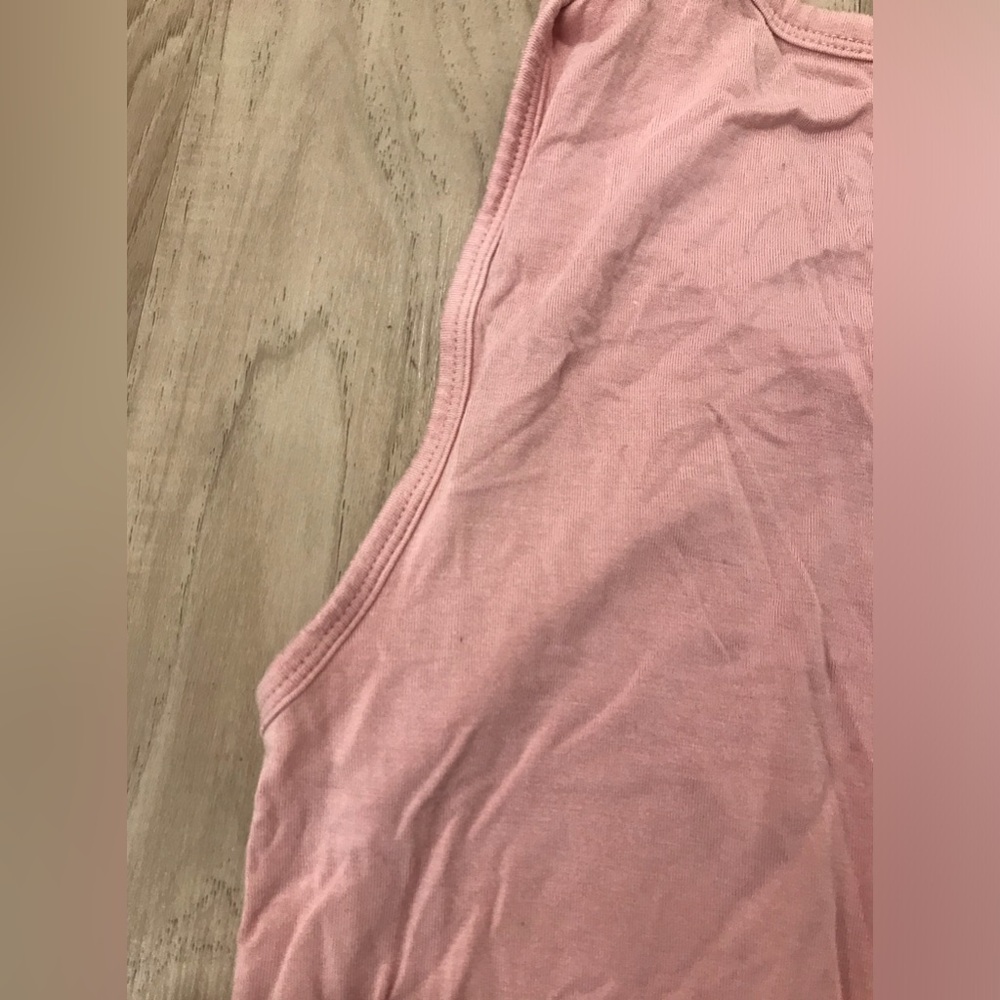 Alo yoga cover tank *Read* - Picture 8 of 11